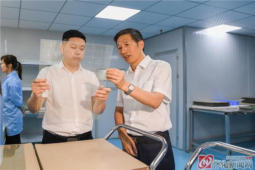 許忠建在鶴城區調研時強調 加快培育壯大優勢產業集群，為穩增長促發展提供有力支撐